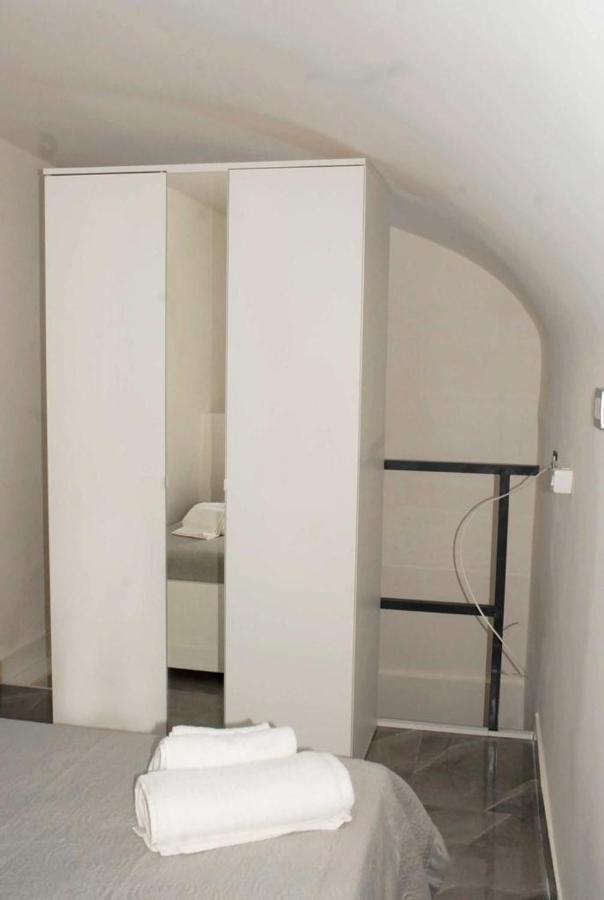 La Maison Di Greta Apartment เนเปิลส์ ภายนอก รูปภาพ