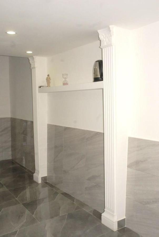 La Maison Di Greta Apartment เนเปิลส์ ภายนอก รูปภาพ